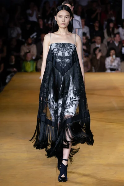 Look 7